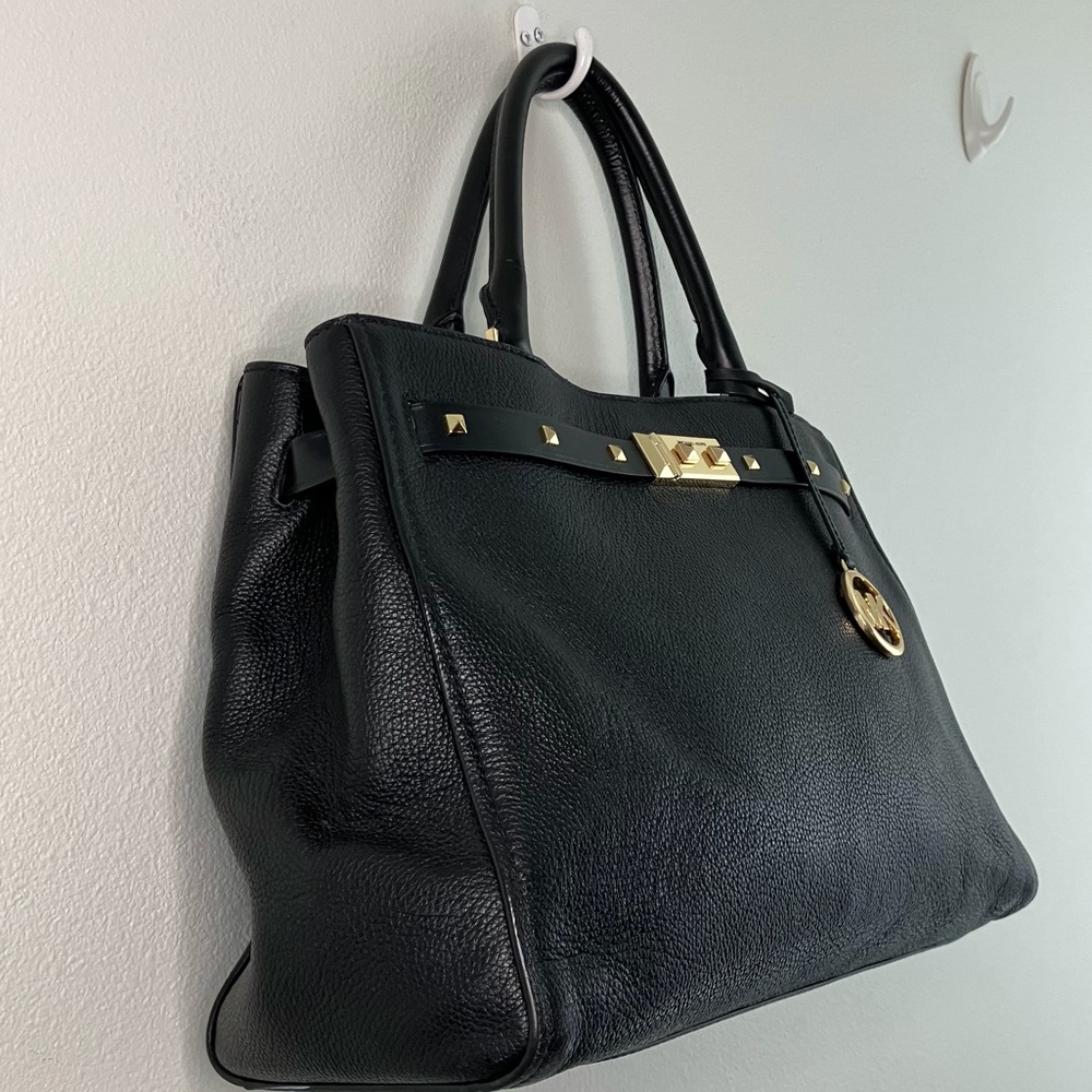 Michael Kors | Black Pebbled Leather Shoulder Bag with Gold Accents - Picture 6 of 15